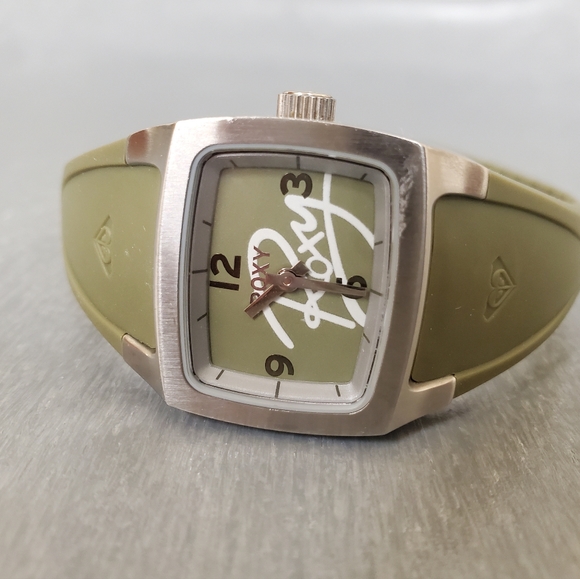 - Roxy Gill Watch - Picture 2 of 3